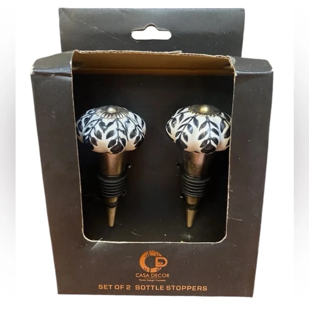 Casa Decor Set of 2 Bottle Stoppers Black & White Floral Wine Corks Bar NEW